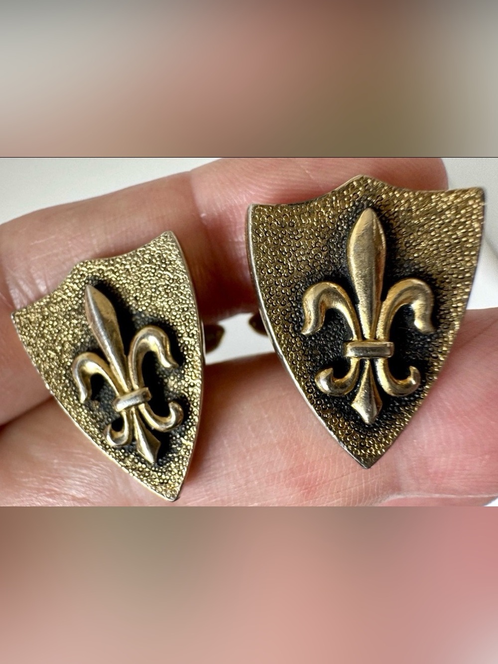 Gold Tone Shield Fleur-de-Lis Fixed Back Men's Cufflinks Black Accent Pair #1713